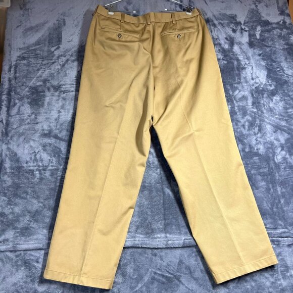 L.L. Bean Men's Natural Fit Comfort Khaki Pants Size 37 x 30 Expandable Waist - Picture 2 of 8